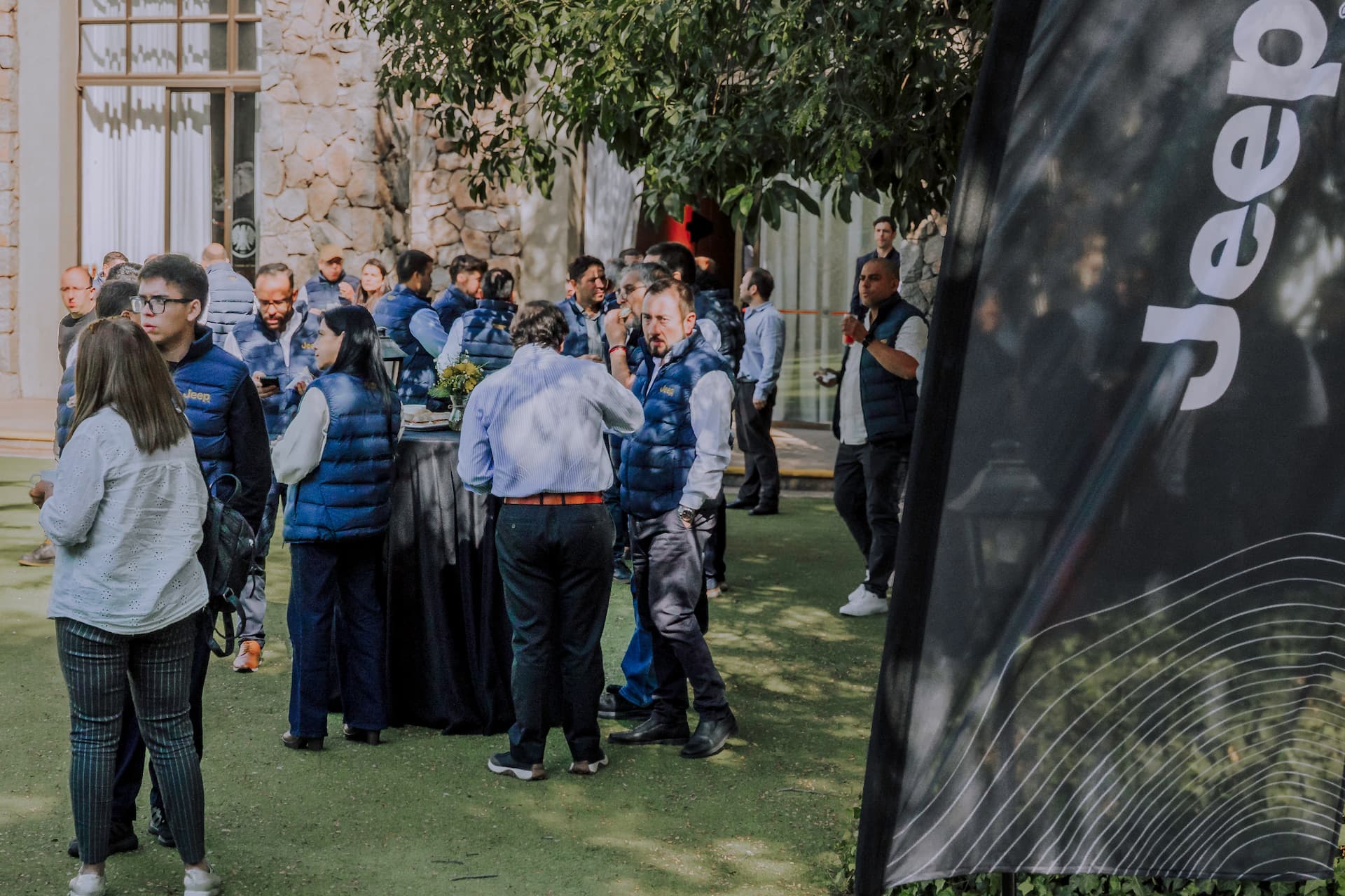 Formación Comercial Jeep Commander 10