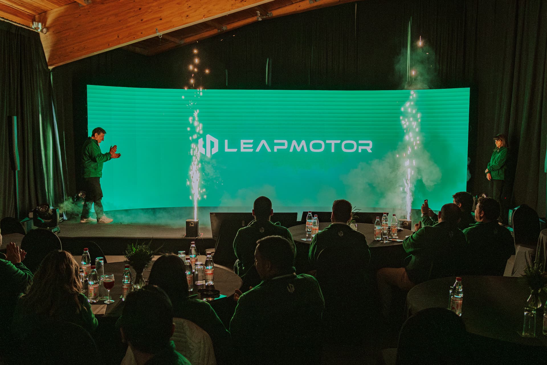 Formación Comercial Leap Motor 2